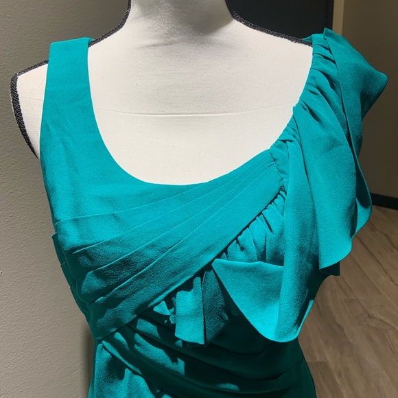 BCBG Emerald green ruffle trim fitted dress - Picture 6 of 10
